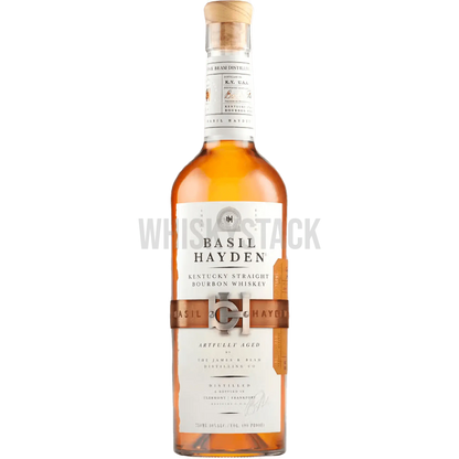 Oplev Basil Hayden's Bourbon: En unik blanding af sødme og krydderi. Ideel for både nye og erfarne bourbonelskere