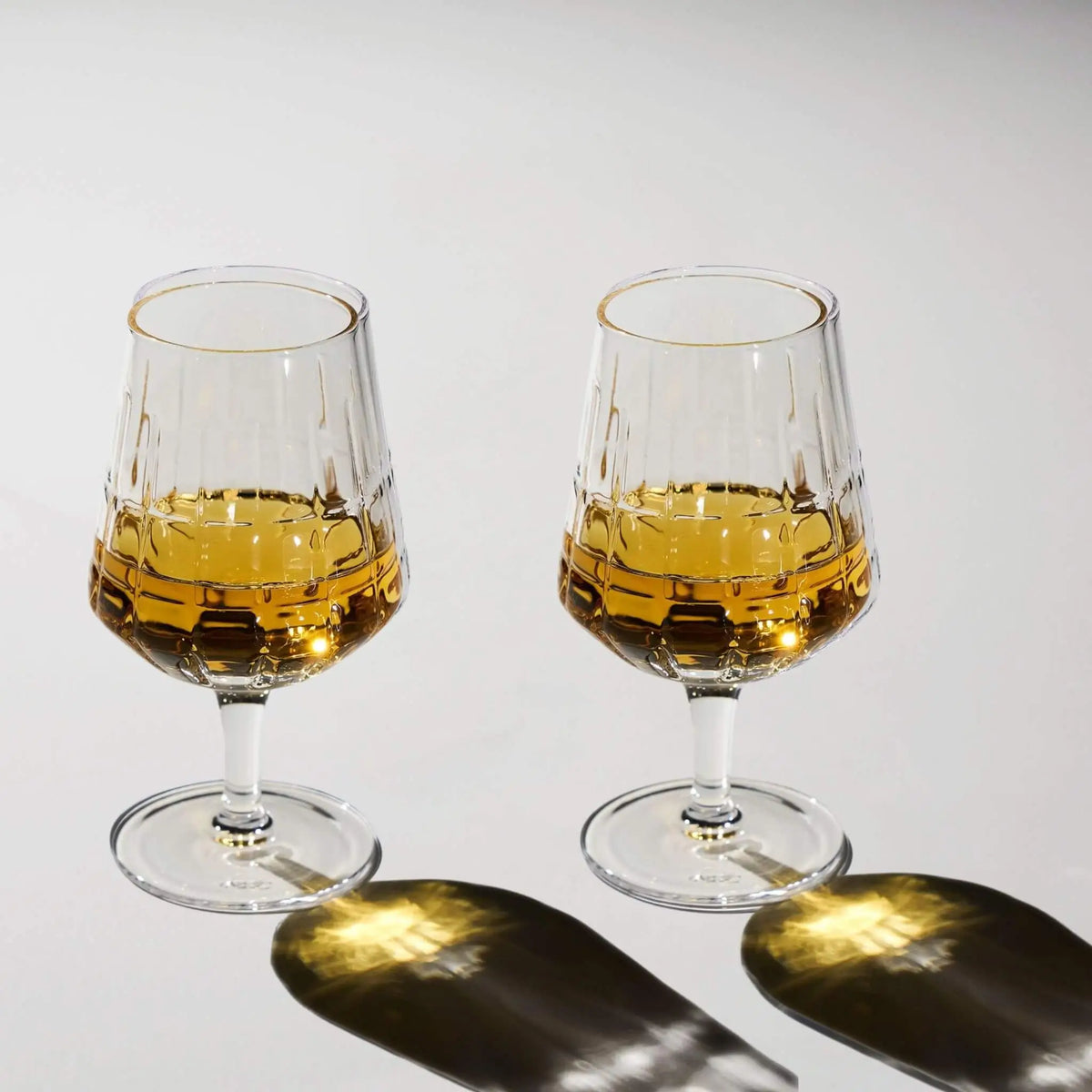The Bullet Whisky Glass - 2 Styk Fyldet med Øl